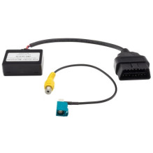 Adapter for connecting and activating the Mercedes NTG4 / 4.5 reversing camera