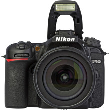 Nikon D7500 18-105mm f /...